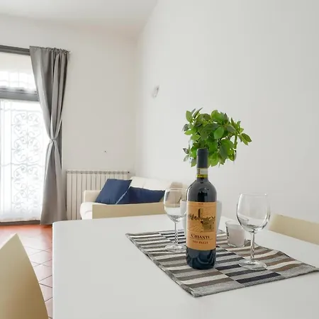 Le Cure Large Apt, 6+1 Beds. Center 15 Min Far By Bus. Apartamento
