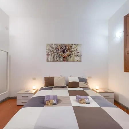 Apartamento Le Cure Large Apt, 6+1 Beds. Center 15 Min Far By Bus. Florença
